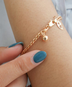 Ilustrasi gelang emas