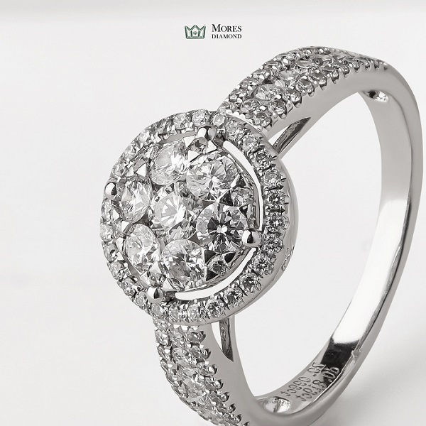 Desain cincin juga mampu membuat center stone terlihat besar - Istimewa